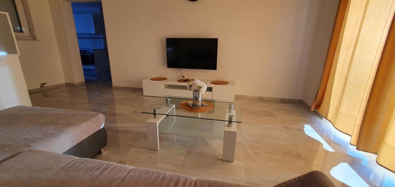 Apartmani Naomi&Leo Сень Экстерьер фото