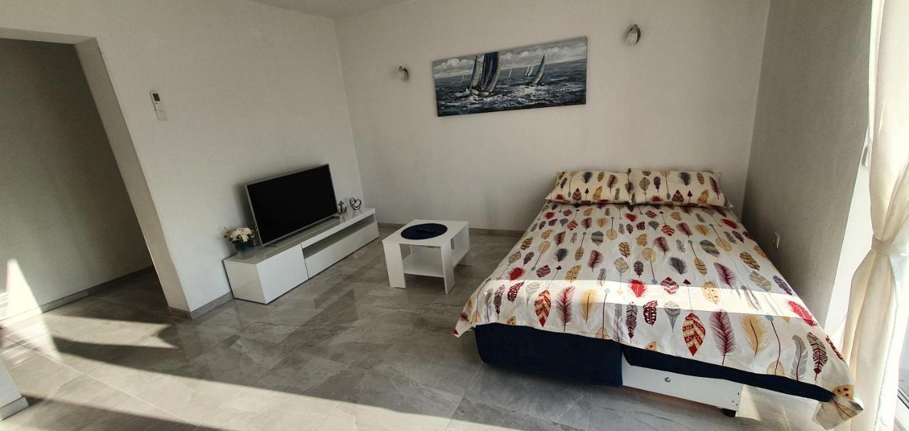 Apartmani Naomi&Leo Сень Экстерьер фото