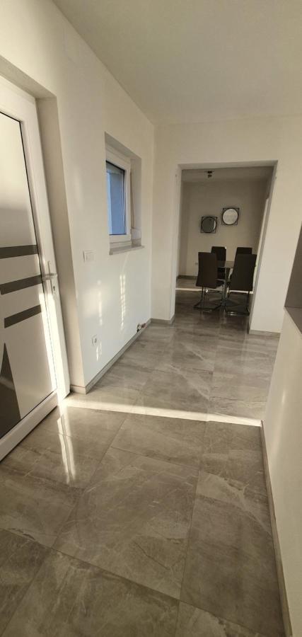 Apartmani Naomi&Leo Сень Экстерьер фото