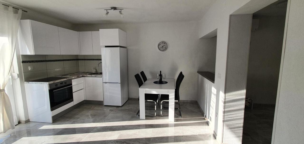 Apartmani Naomi&Leo Сень Экстерьер фото
