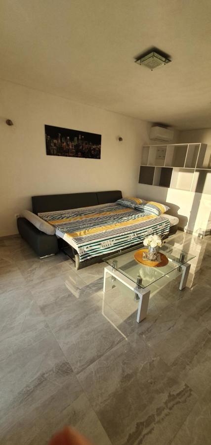Apartmani Naomi&Leo Сень Экстерьер фото