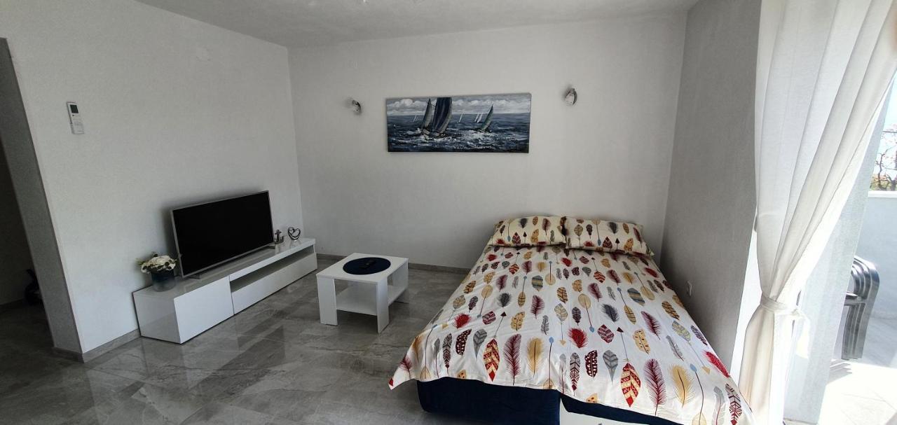 Apartmani Naomi&Leo Сень Экстерьер фото