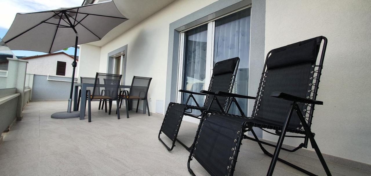 Apartmani Naomi&Leo Сень Экстерьер фото
